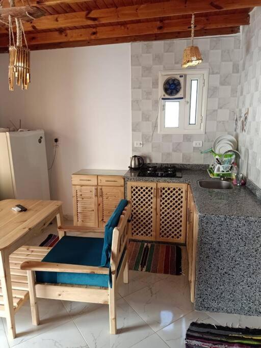 Sea Breeze Beach Studio Дахаб Экстерьер фото